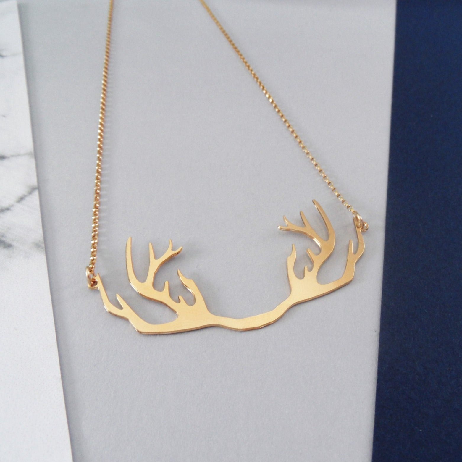 deer antlers necklace